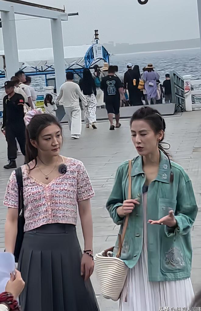 人视角纯生图曝光脸上妆很厚但笑的很开心CQ9电子中国网站陈梦现身三亚海边路(图6)